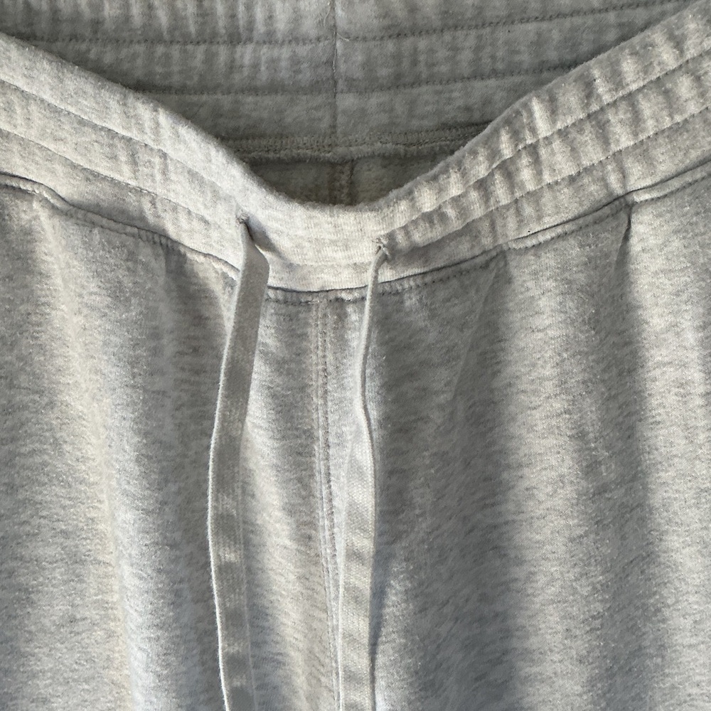 Hollister Gray Women's Pants - Picture 3 of 5